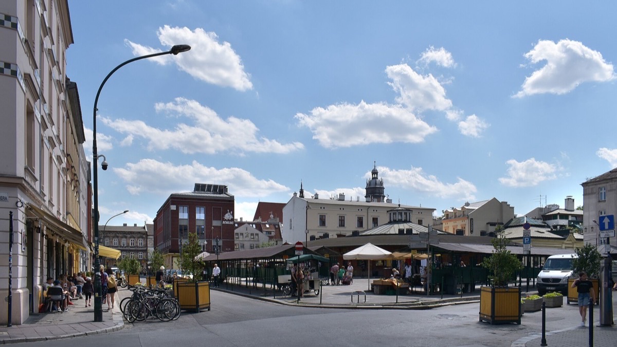 Plac Nowy square in Kraków's Kazimierz district with its round former poultry market building.